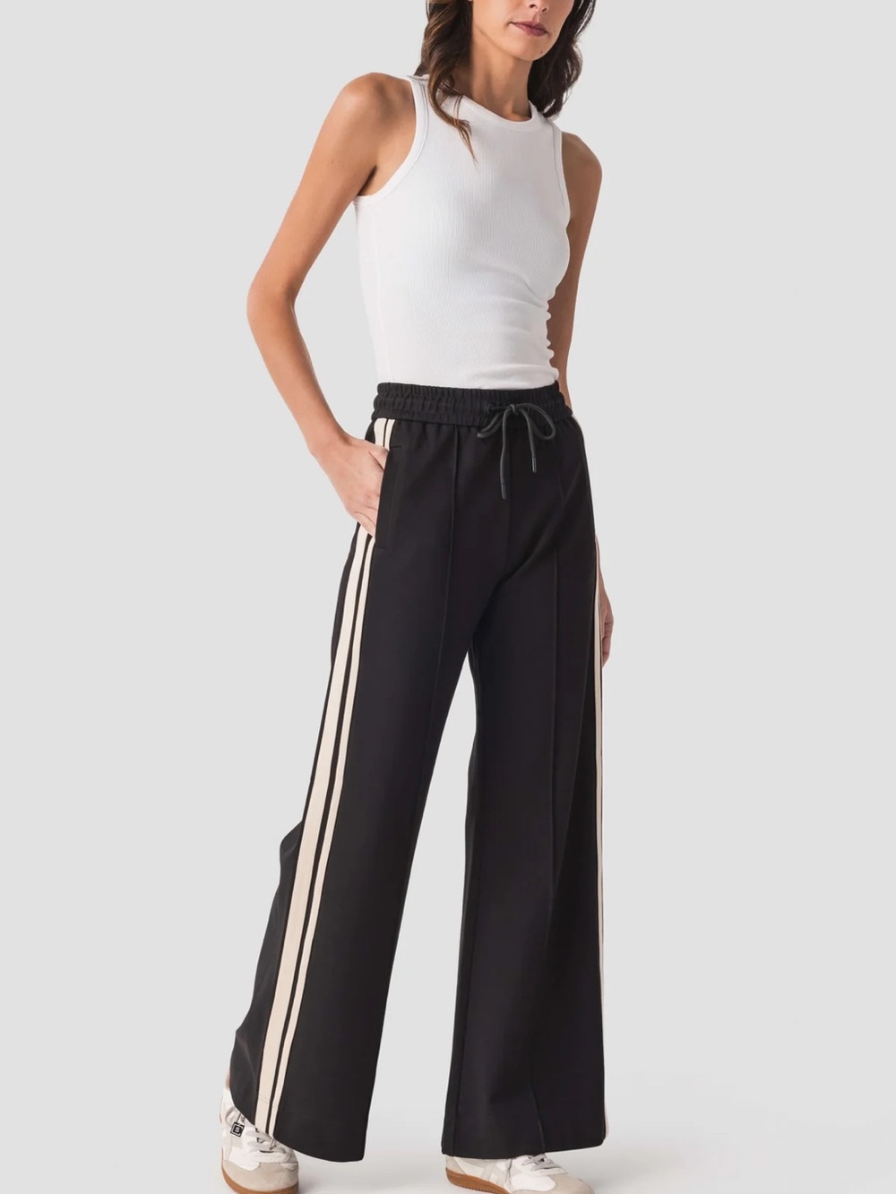 NWT Elan Wide Leg Scuba Track Pant with Side Stripes - Black | Size Medium